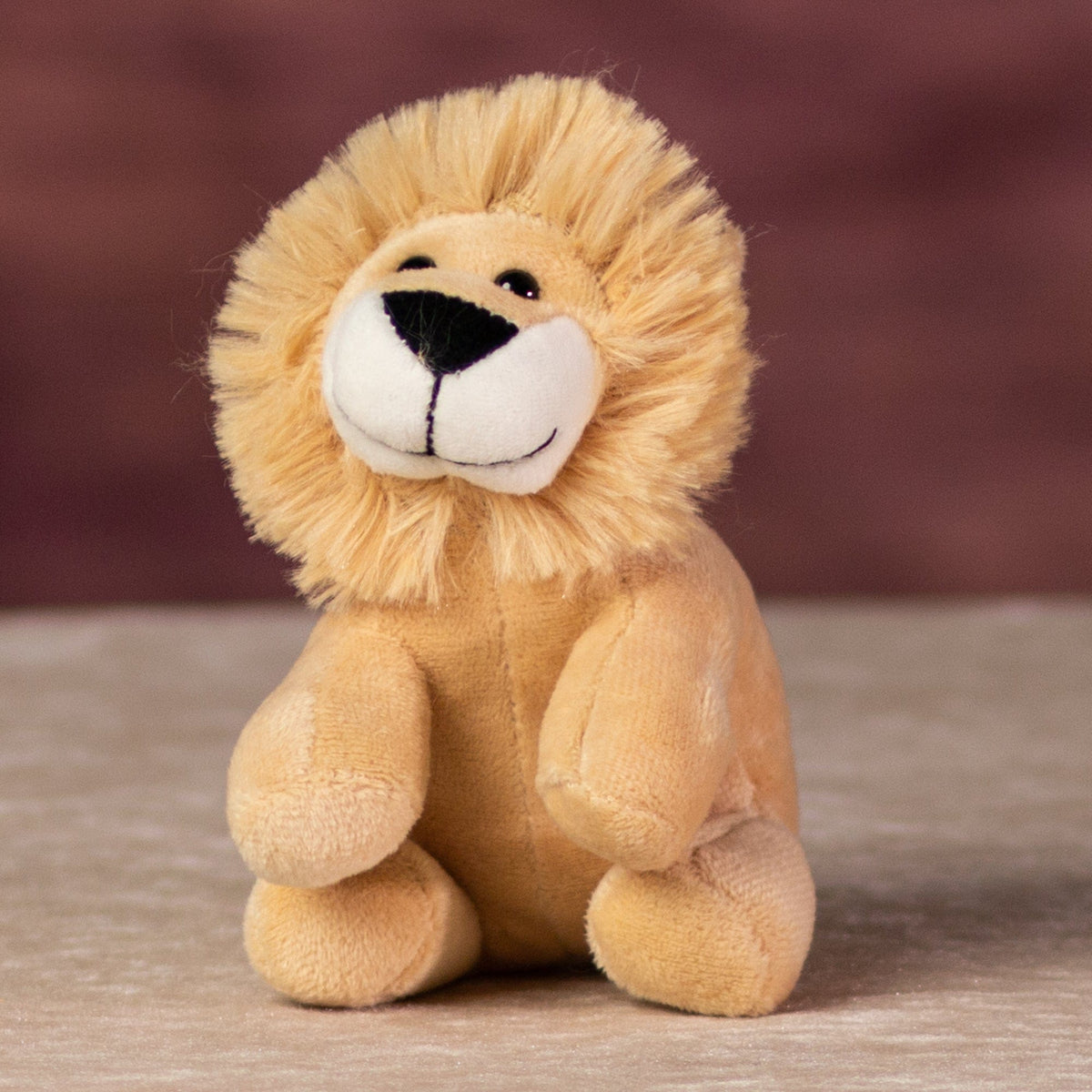 Flying lion stuffed clearance animal