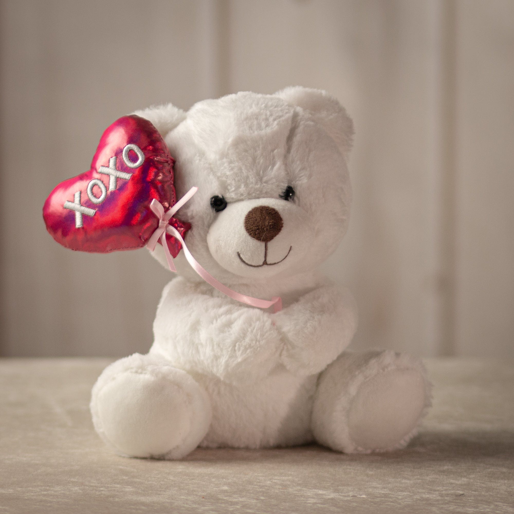 9" Valentine Balloon Bears